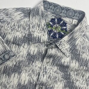 Robert Graham Mens Large Blue White Wave Geometric Short Sleeve Button Up